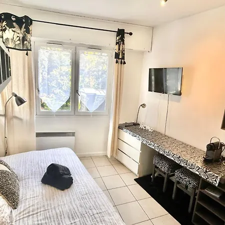 Cosy Vue Imprenable Parc Floral Des Thermes